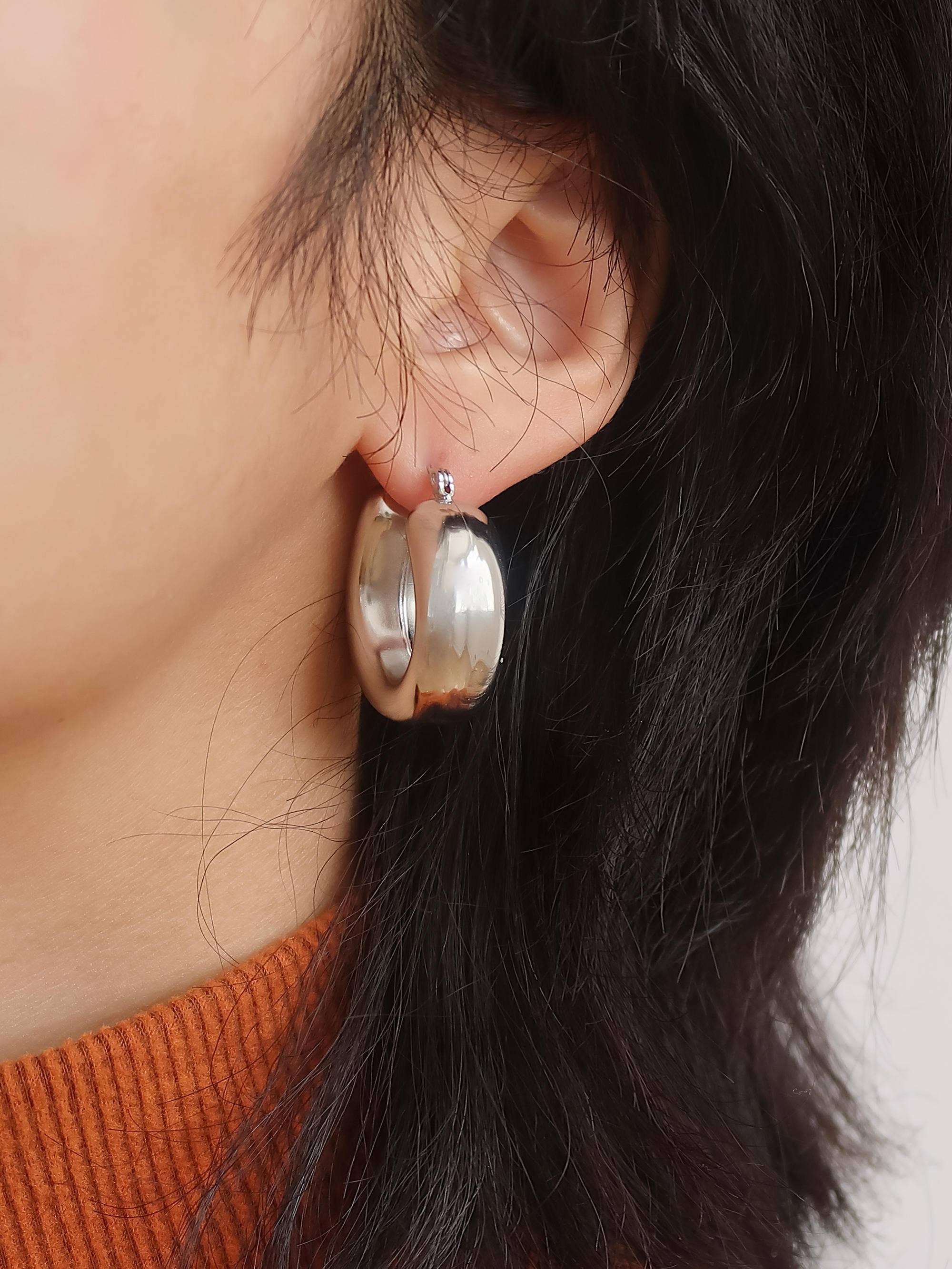 Hunter 18K Gold Non-Tarnish Classic U Hoop Earrings