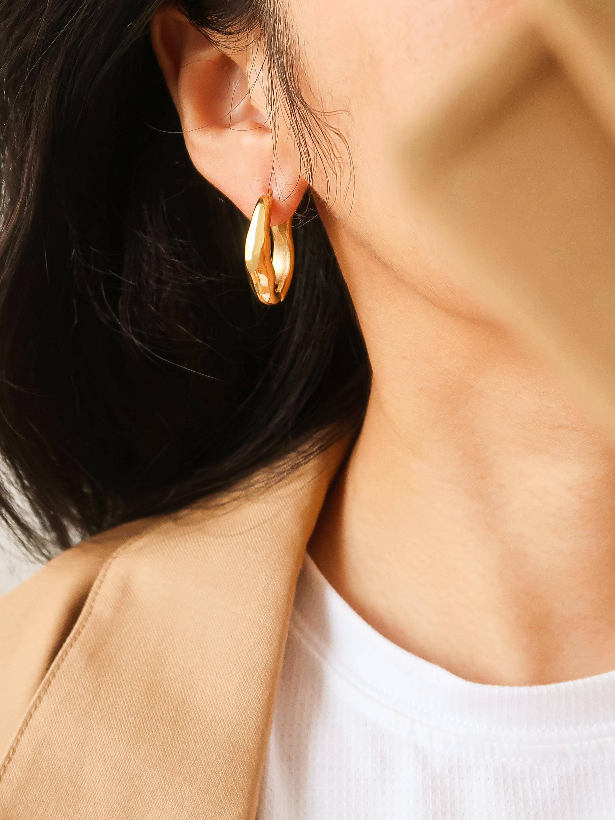 Boucles d'oreilles créoles ovales Darcy en or jaune 18 carats inaltérable : or jaune