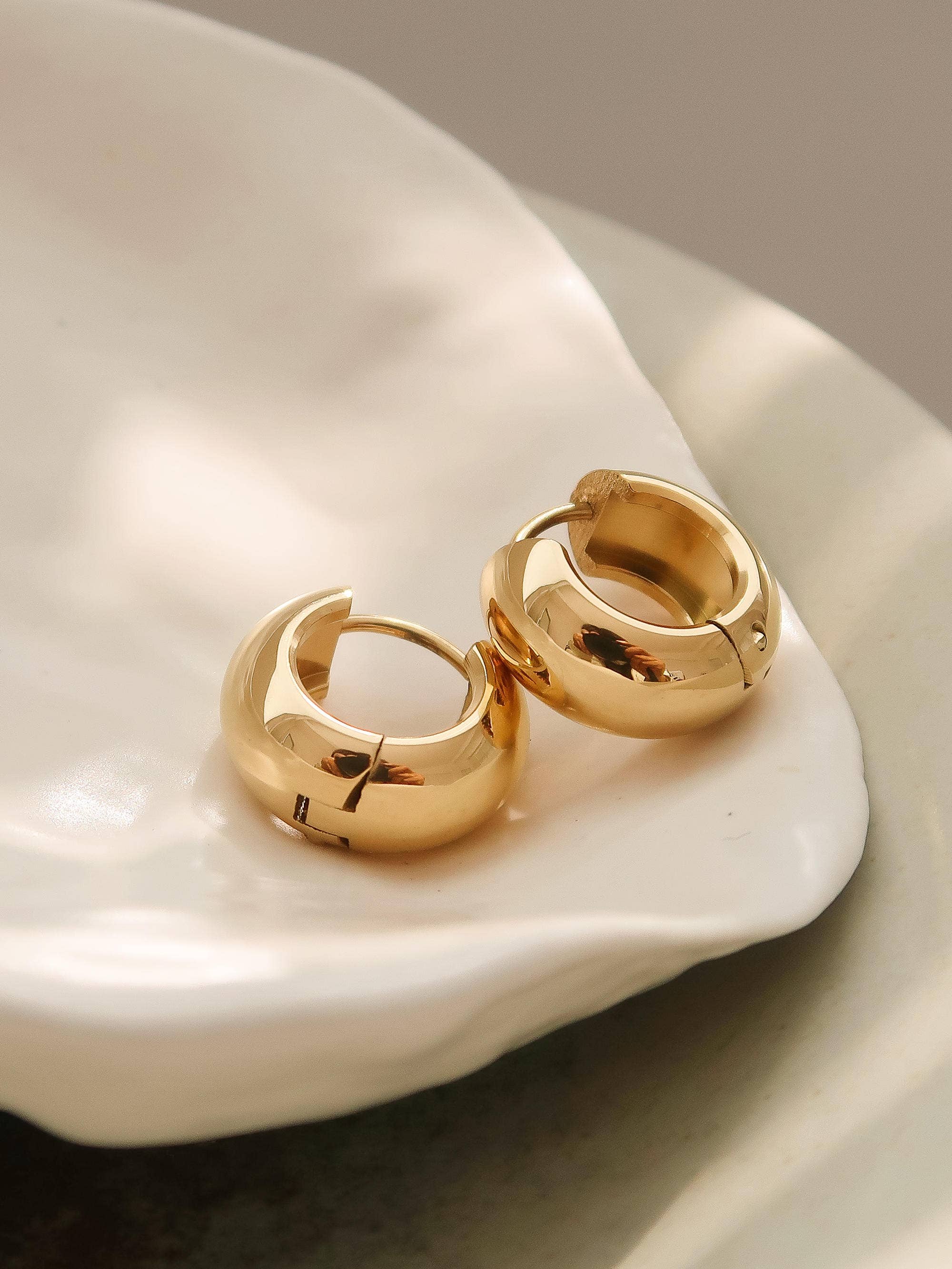 Blandine 18K Non-Tarnish Small Classic Hoop Earrings