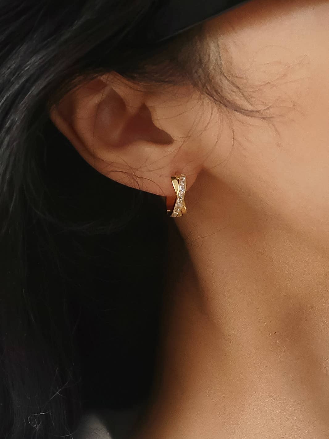 Maissac 18K Gold Crossover Huggie Earrings