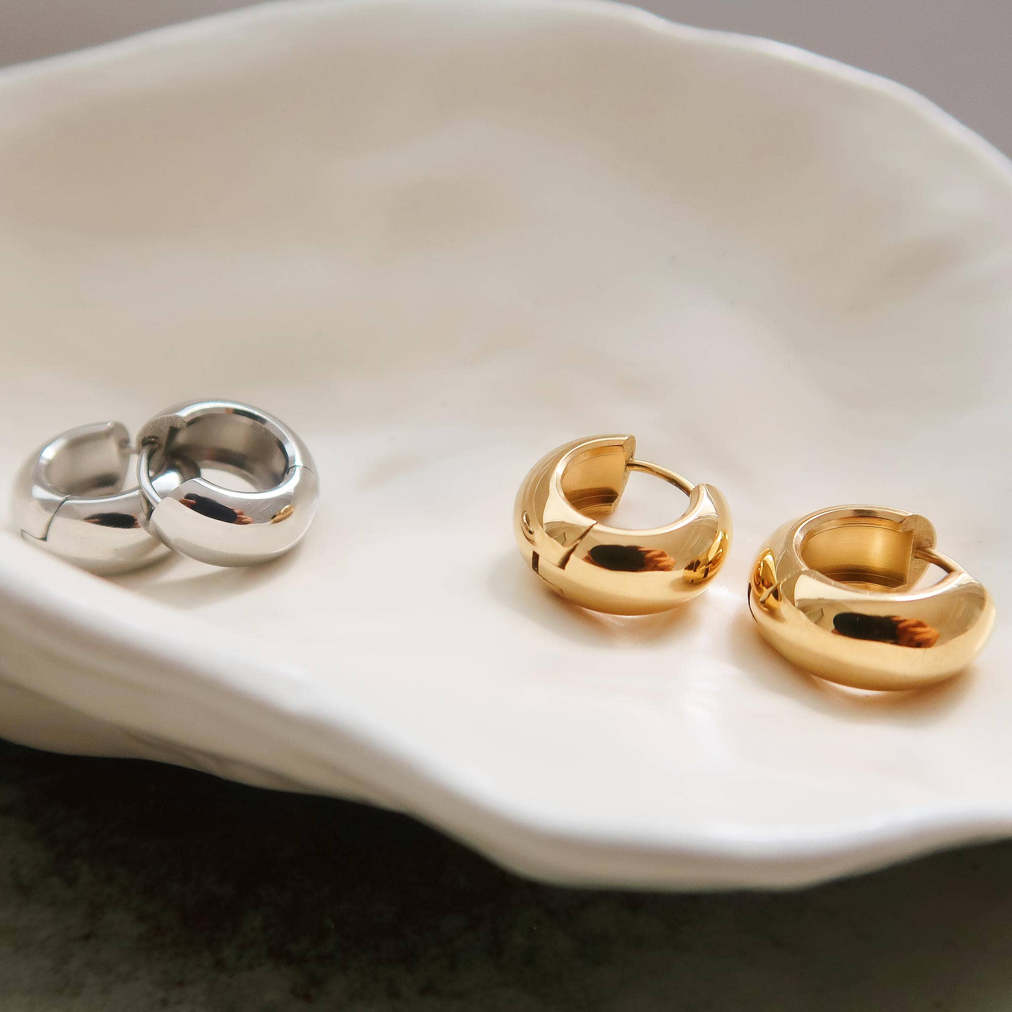 Blandine 18K Non-Tarnish Small Classic Hoop Earrings