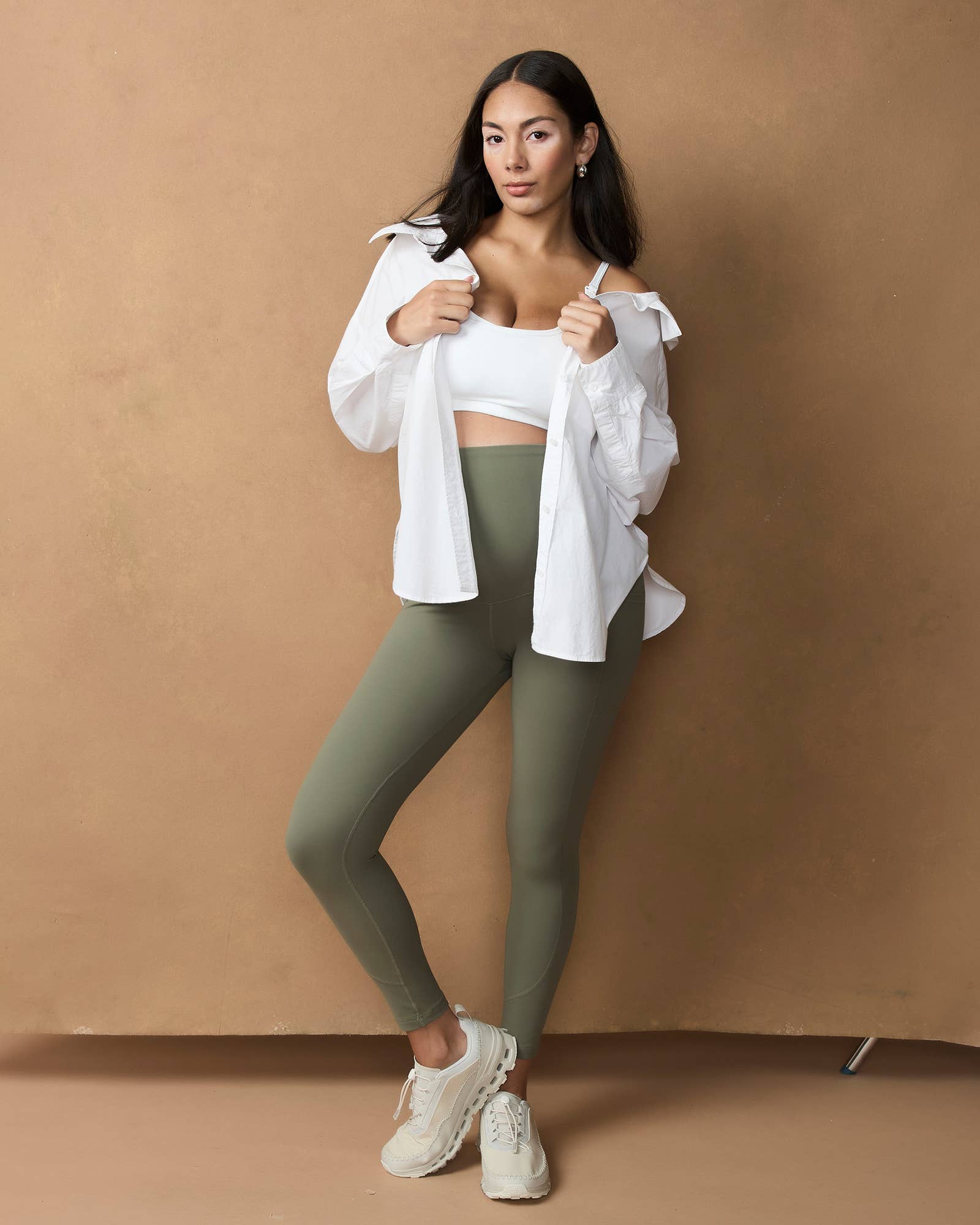 Leggings de maternité 7/8 kaki avec poche latérale et ventre actif