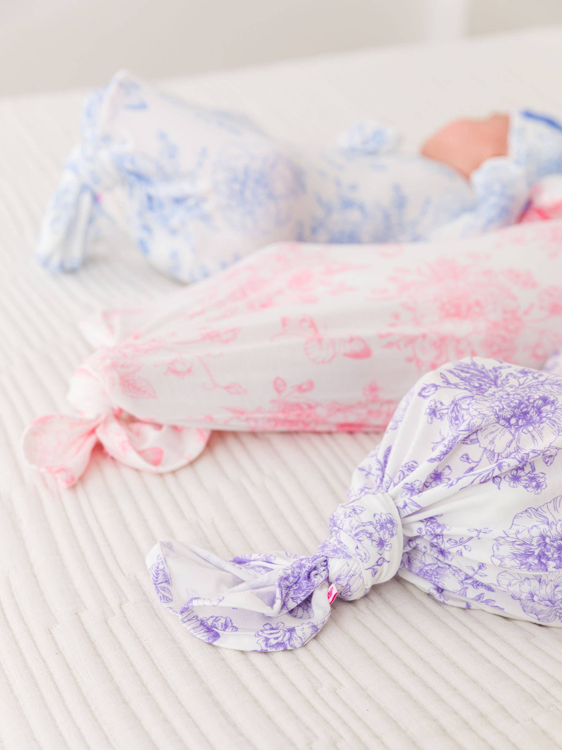 Ensemble pyjama et bonnet SoftSnooze™ pour bébé fille, motif papillon pervenche et bambou