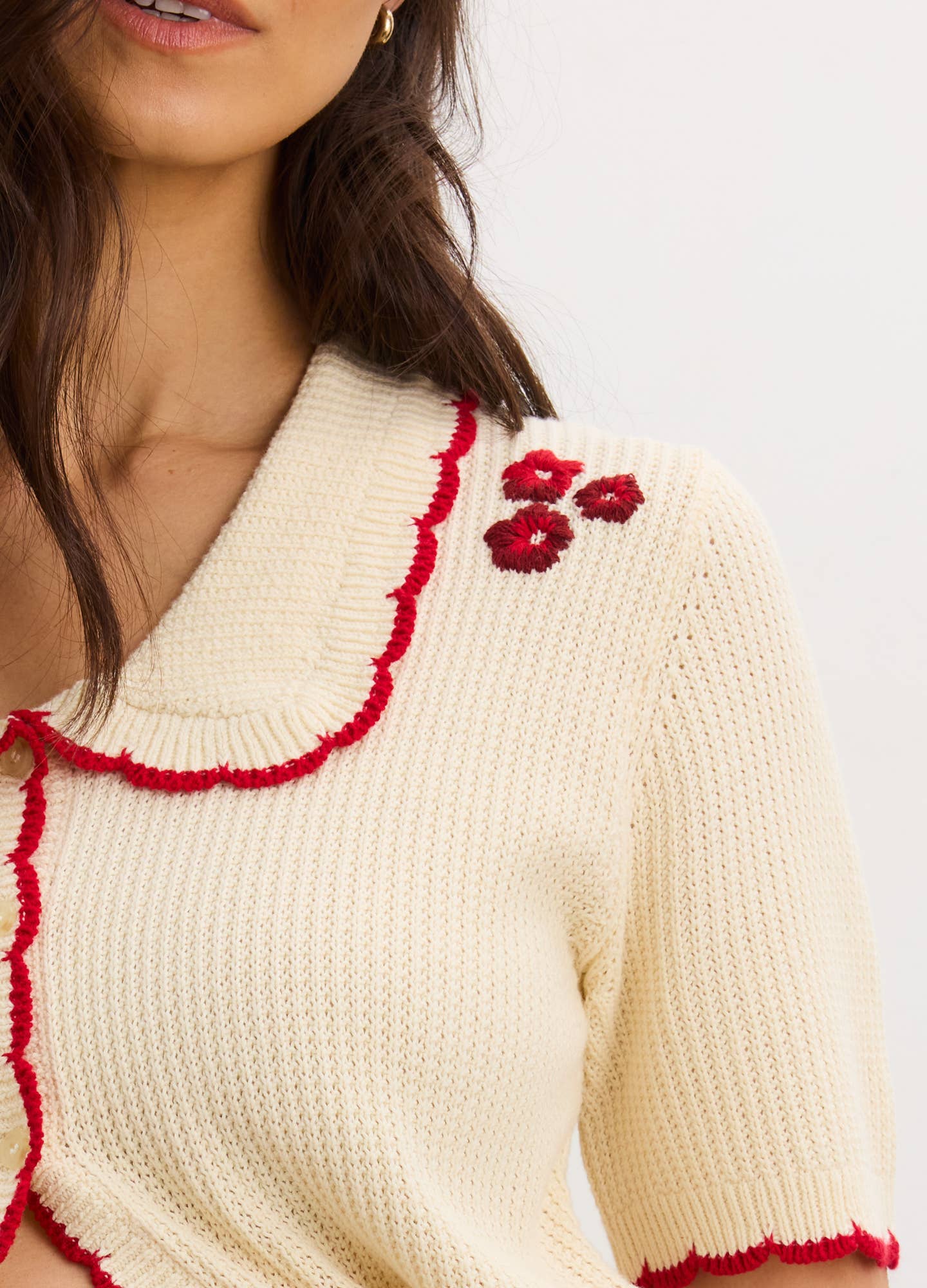 Le cardigan à festons en crochet