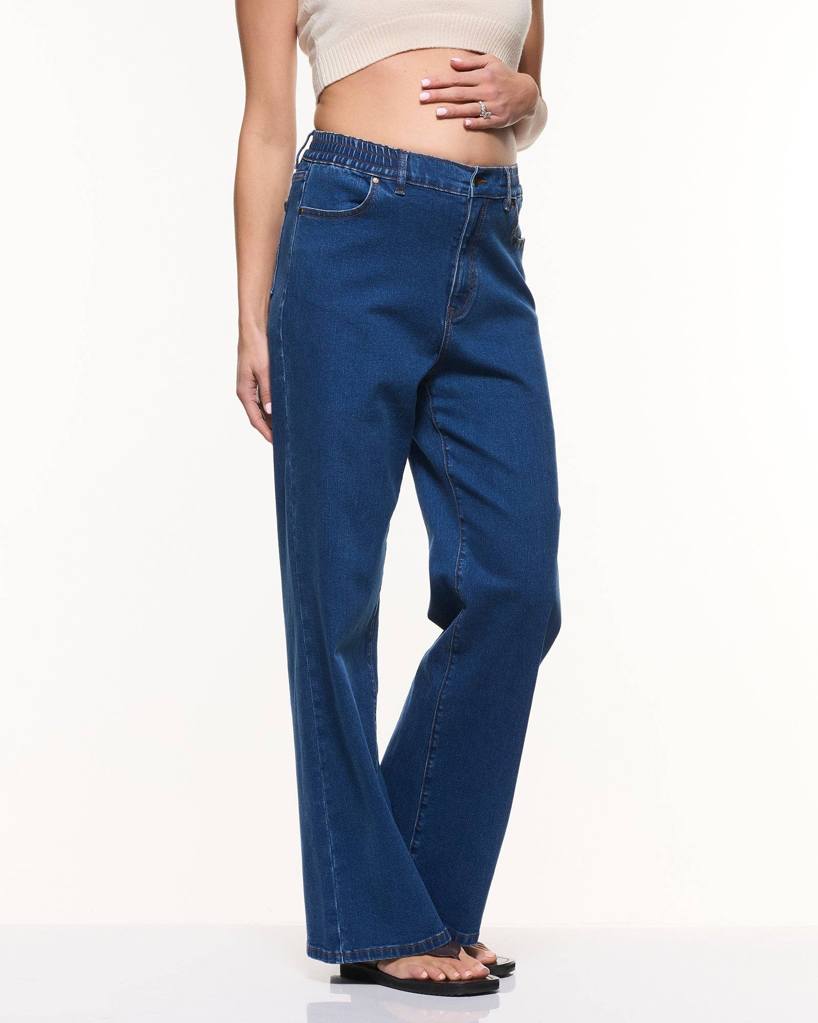 Relaxed Wide Leg Jeans