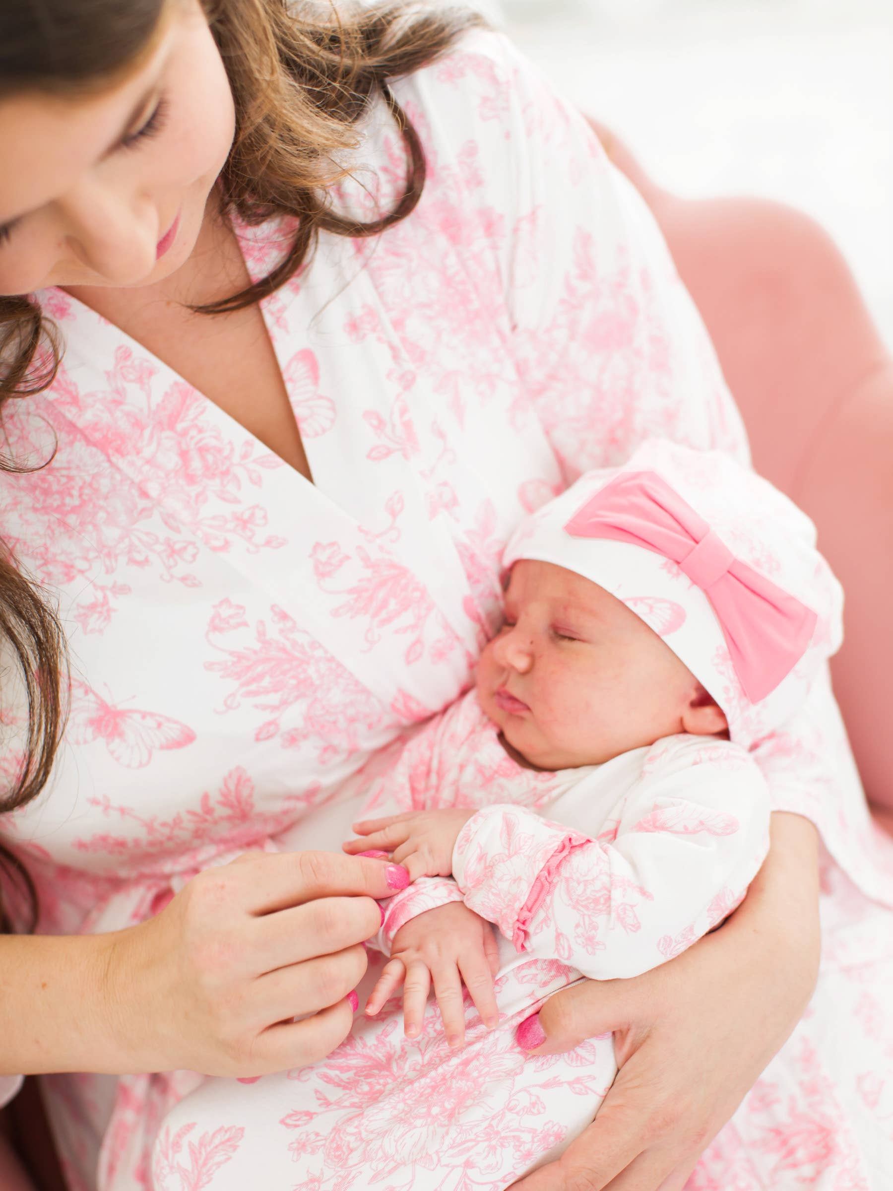 Ensemble pyjama et bonnet SoftSnooze™ pour bébé, en bambou rose papillon