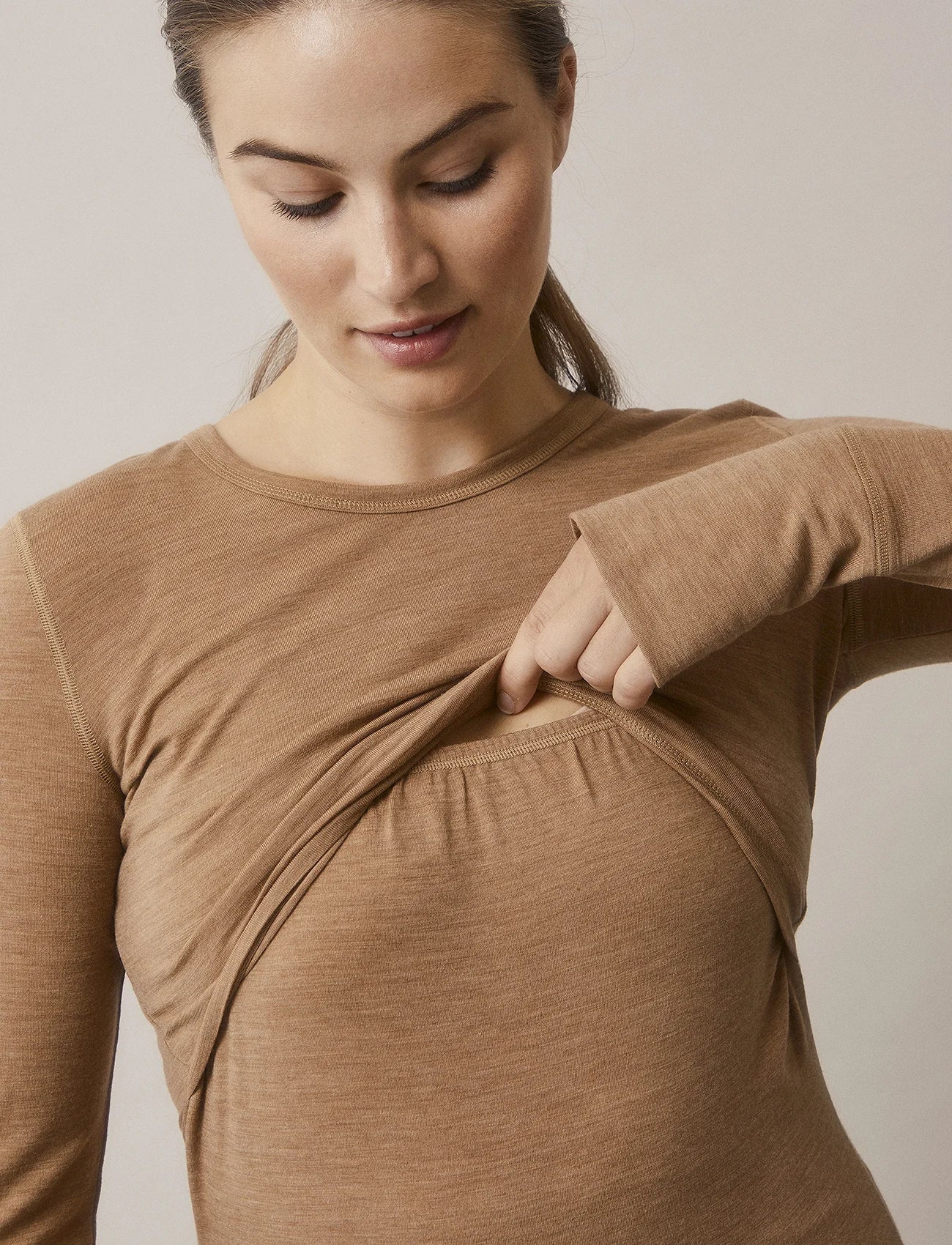 Haut d'allaitement en laine mérinos à manches longues