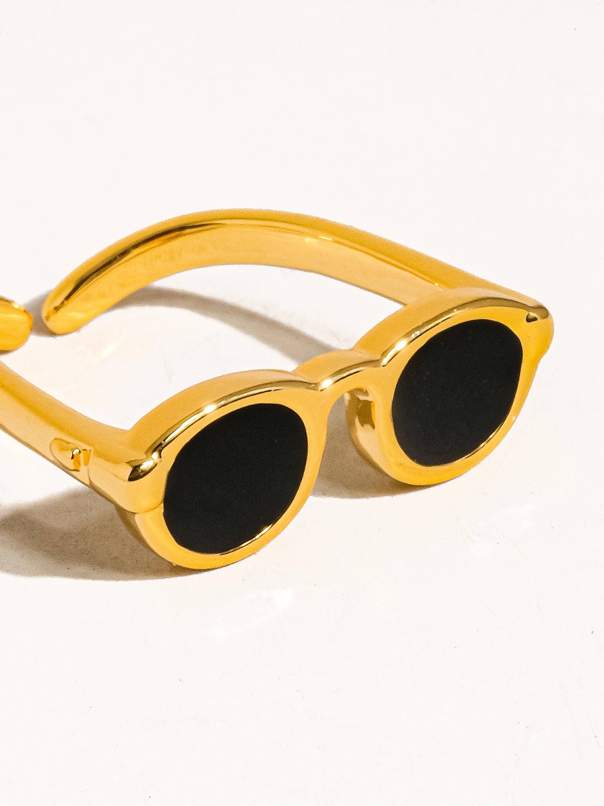 Dean 18K Gold Sunglasses Adjustable Ring: Black