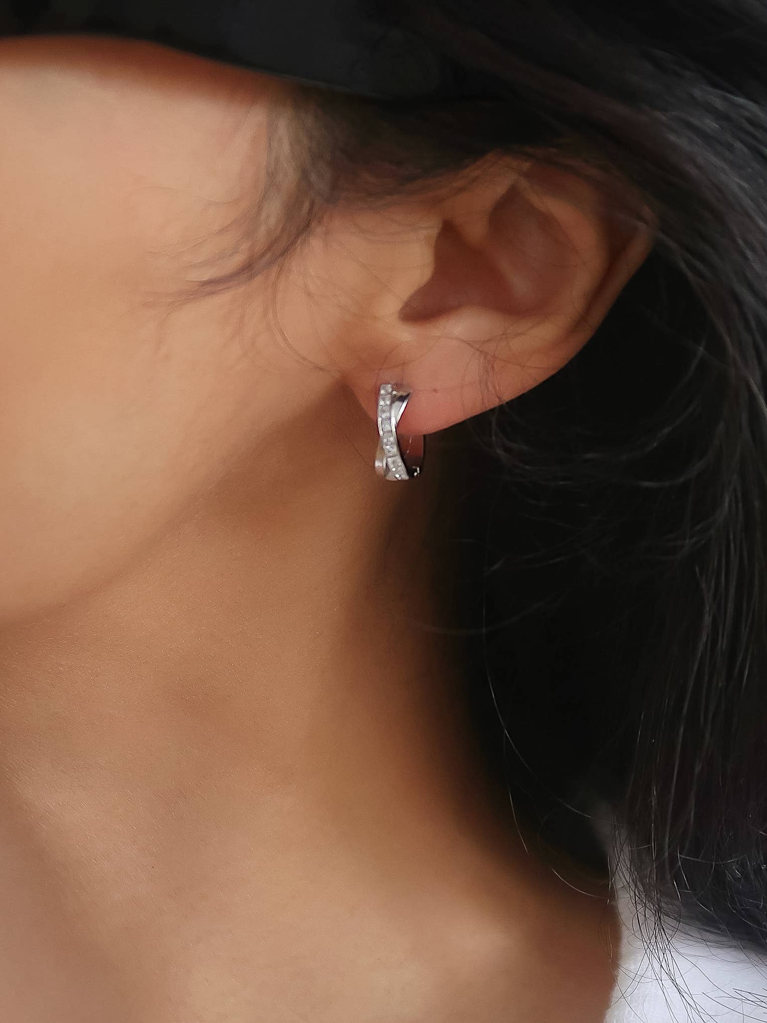 Maissac 18K Gold Crossover Huggie Earrings
