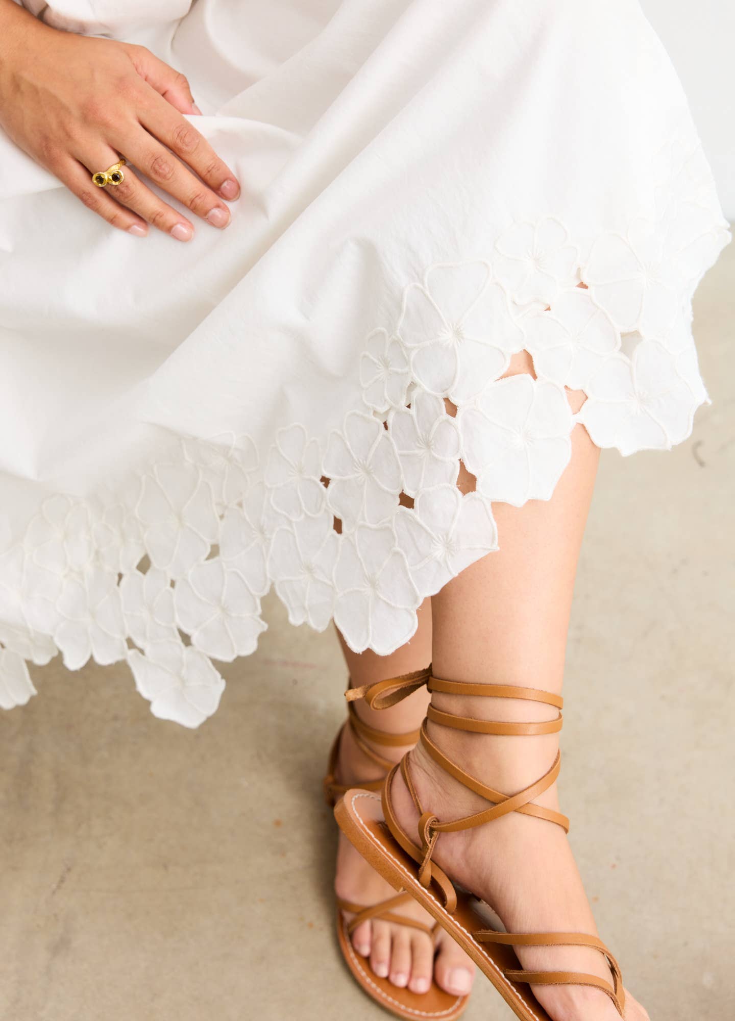 Robe de maternité Carolina brodée de fleurs