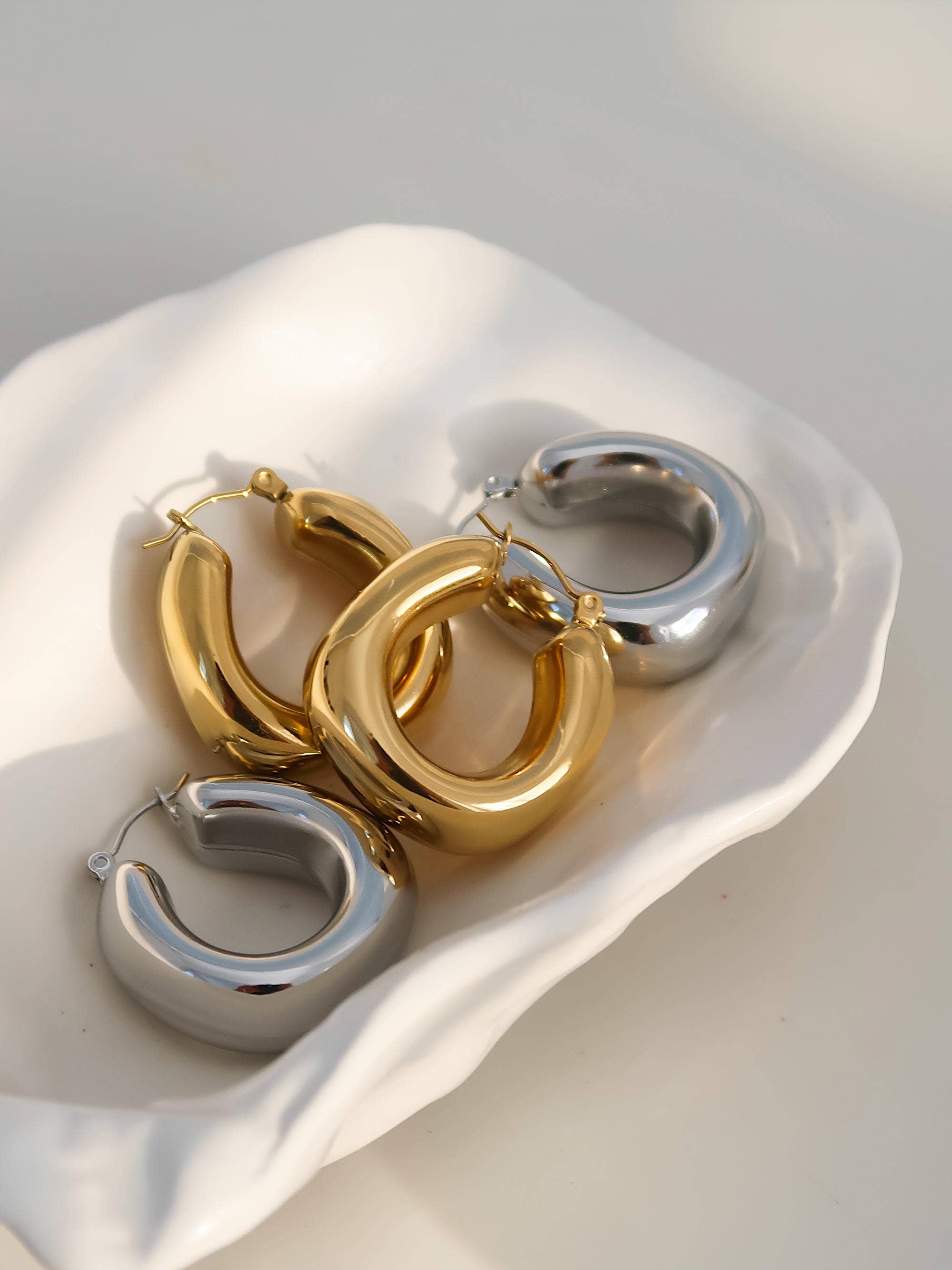 Hunter 18K Gold Non-Tarnish Classic U Hoop Earrings