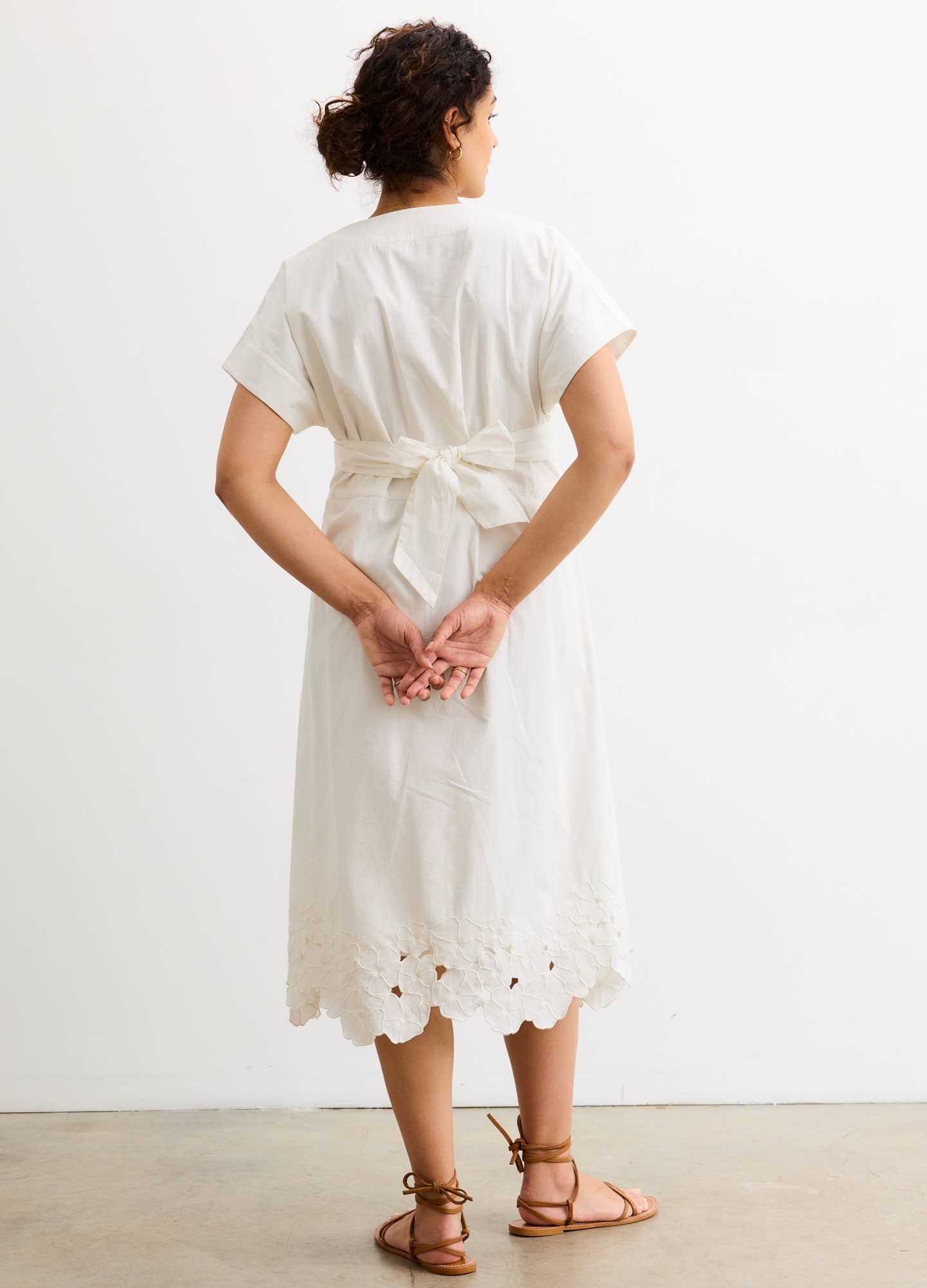 Robe de maternité Carolina brodée de fleurs