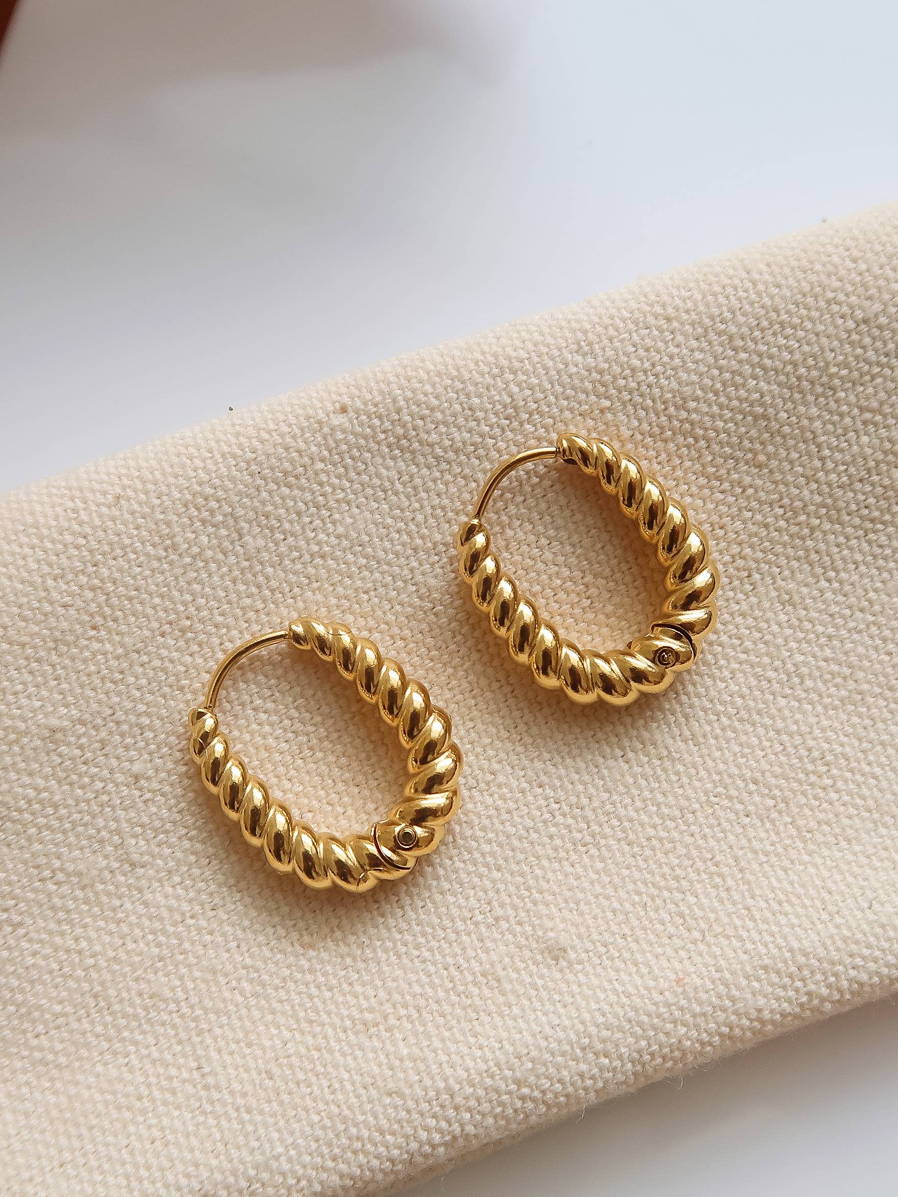 Cere 18K Gold Twisted Hoop Earrings