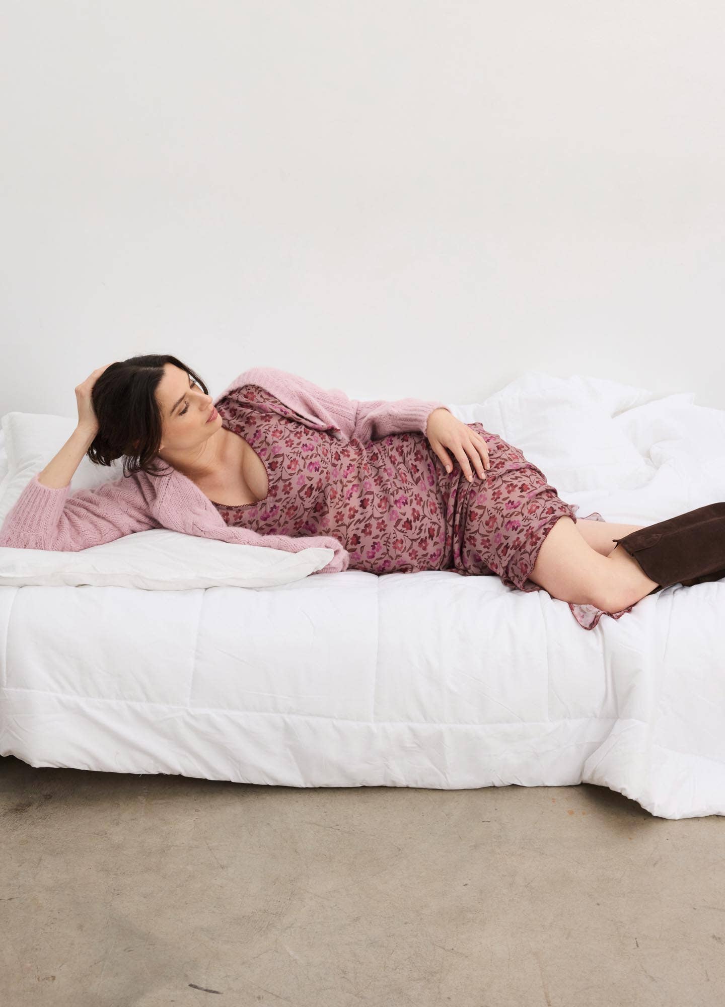 Robe de maternité Mirabelle : Motif floral mauve crépuscule