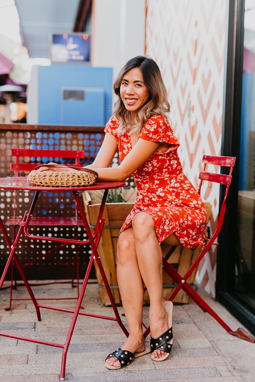 Sandales à clous noires à semelle roulée pliable, un véritable atout charme !