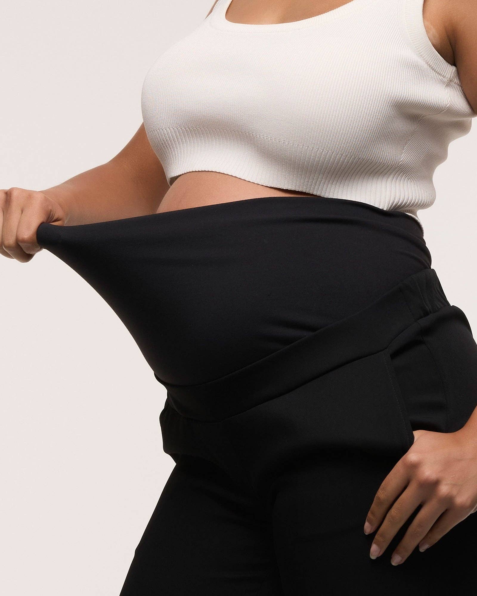 Pantalon de maternité droit classique couvrant le ventre