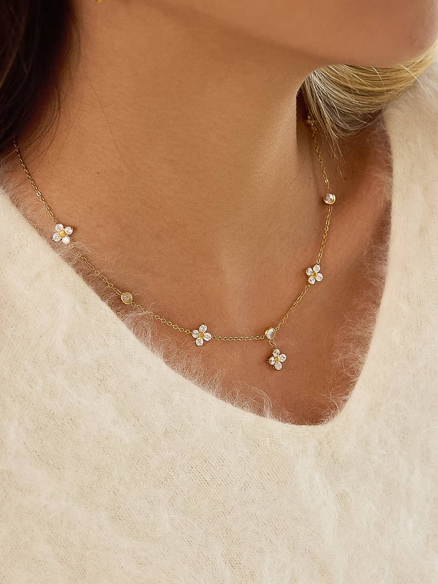 Aveline 18K Gold Non-Tarnish Floral Chain Necklace