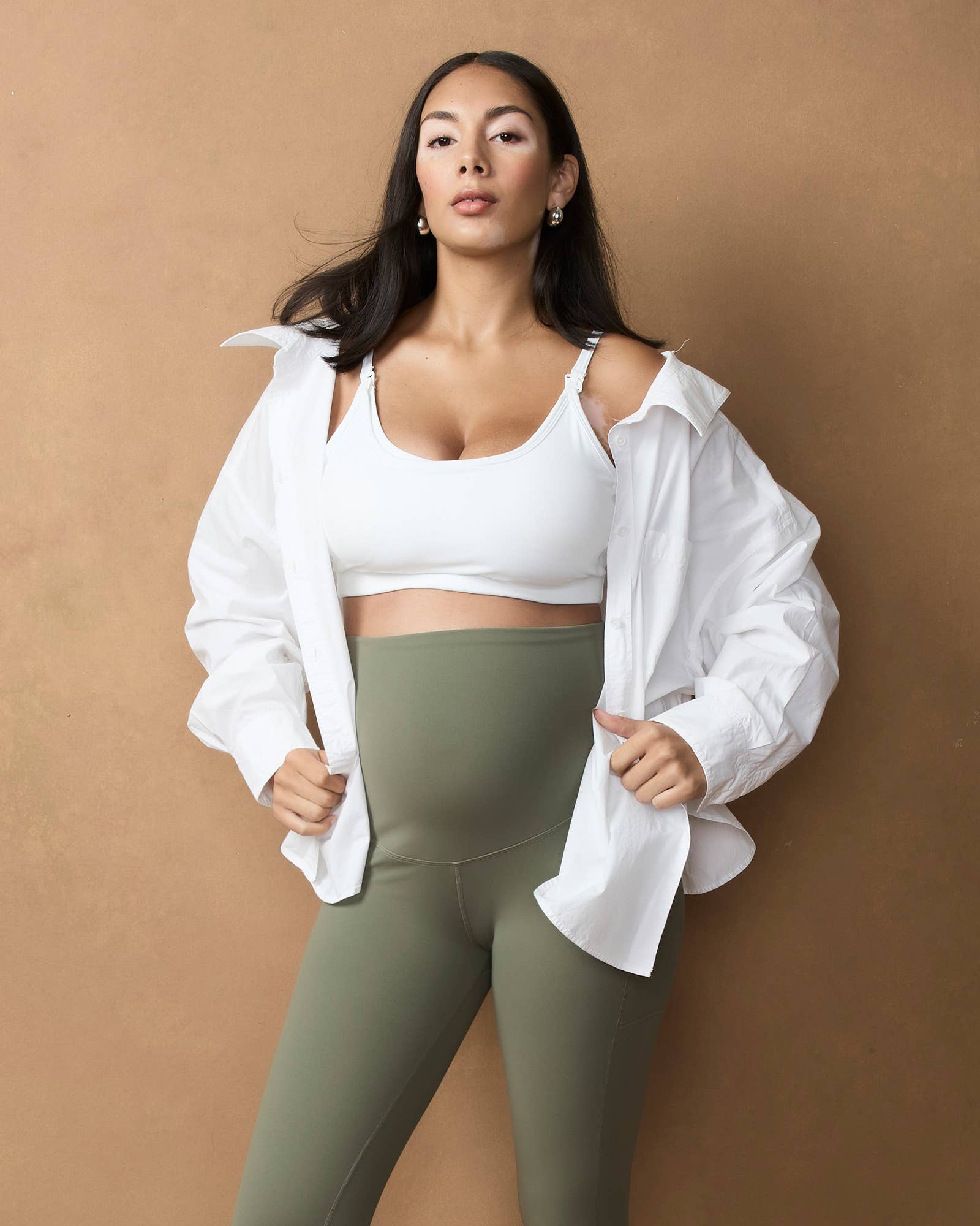 Leggings de maternité 7/8 kaki avec poche latérale et ventre actif