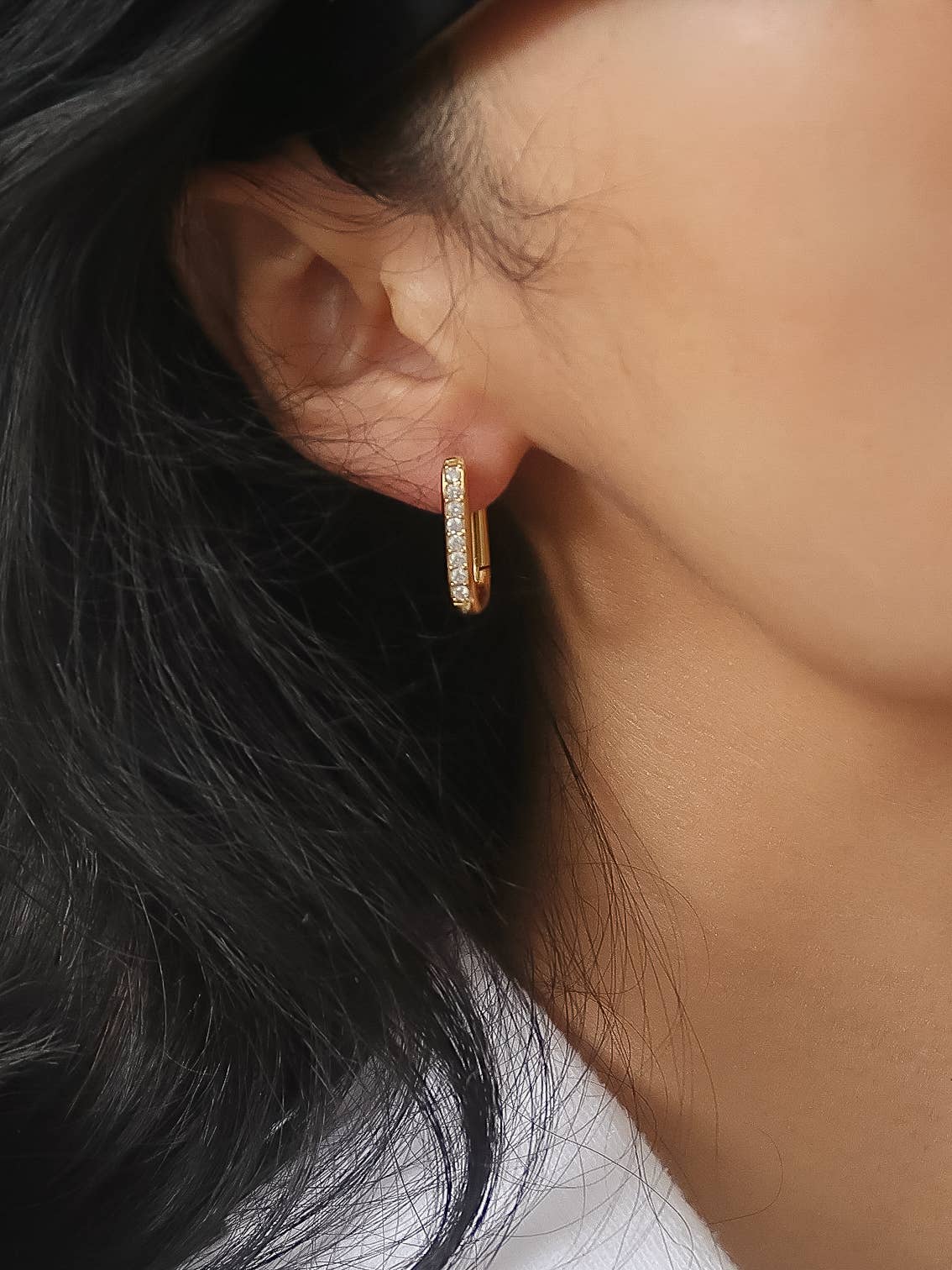 Marze 18K Gold Pavé Oval Huggies