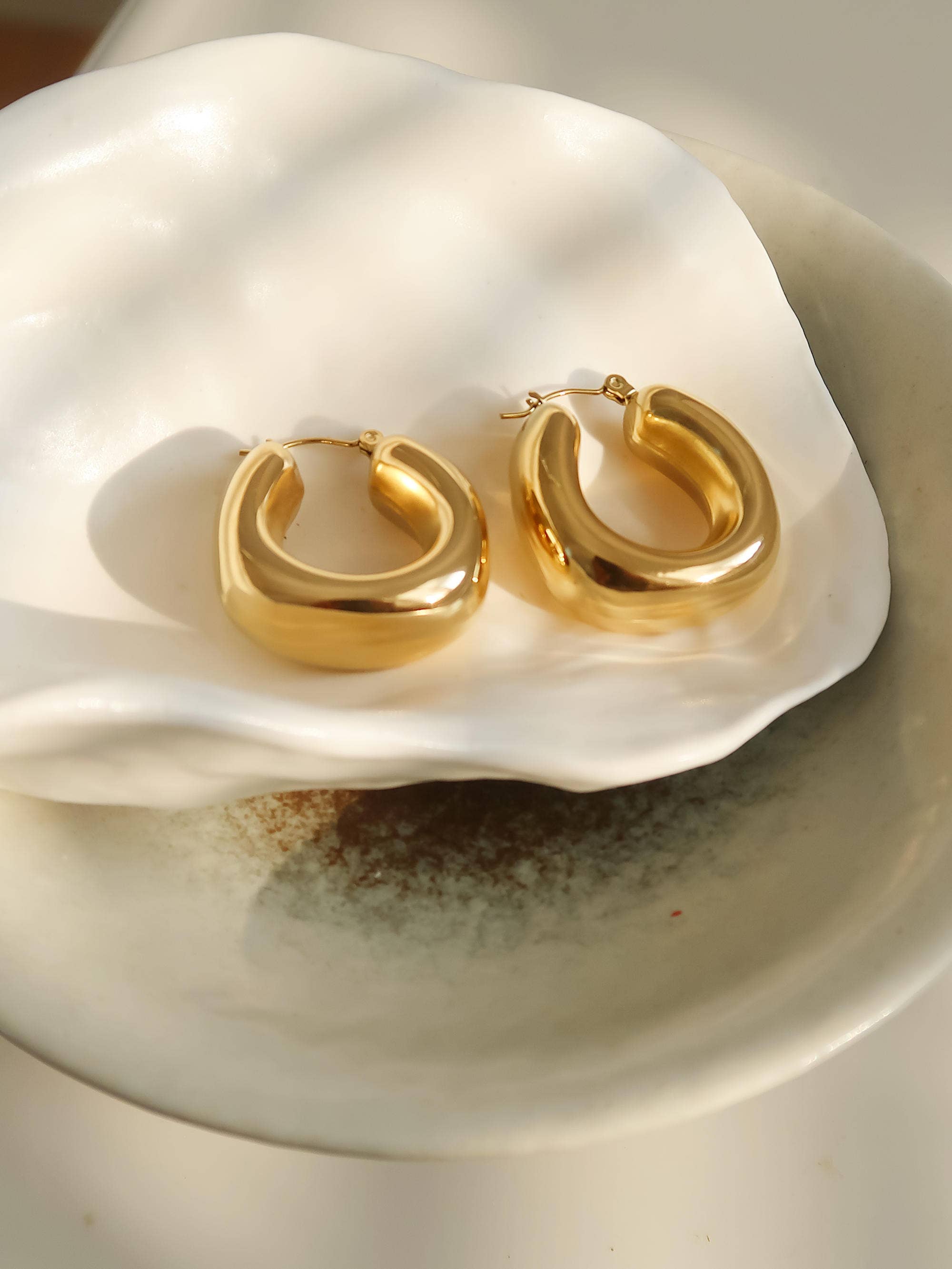 Hunter 18K Gold Non-Tarnish Classic U Hoop Earrings