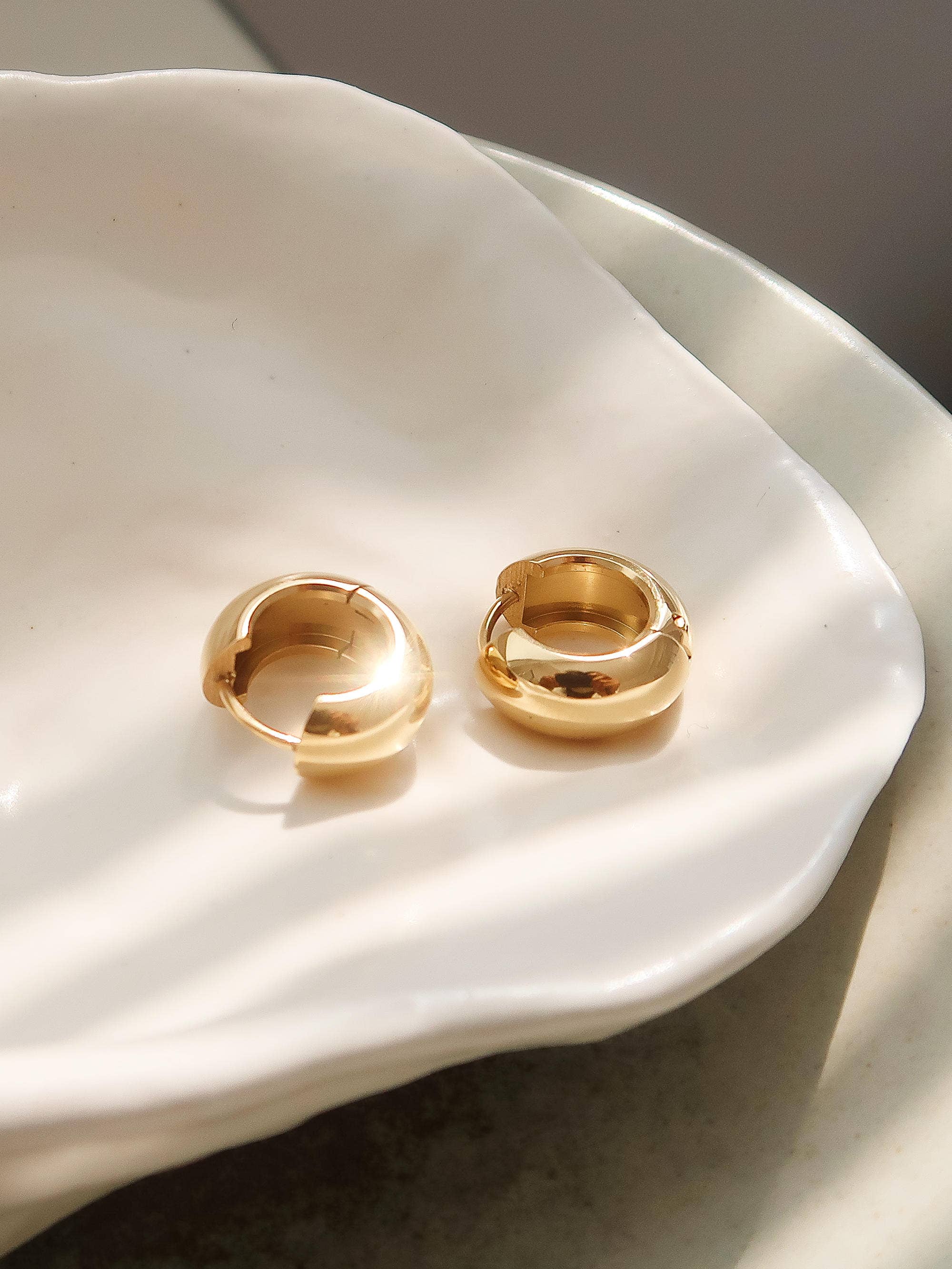 Blandine 18K Non-Tarnish Small Classic Hoop Earrings