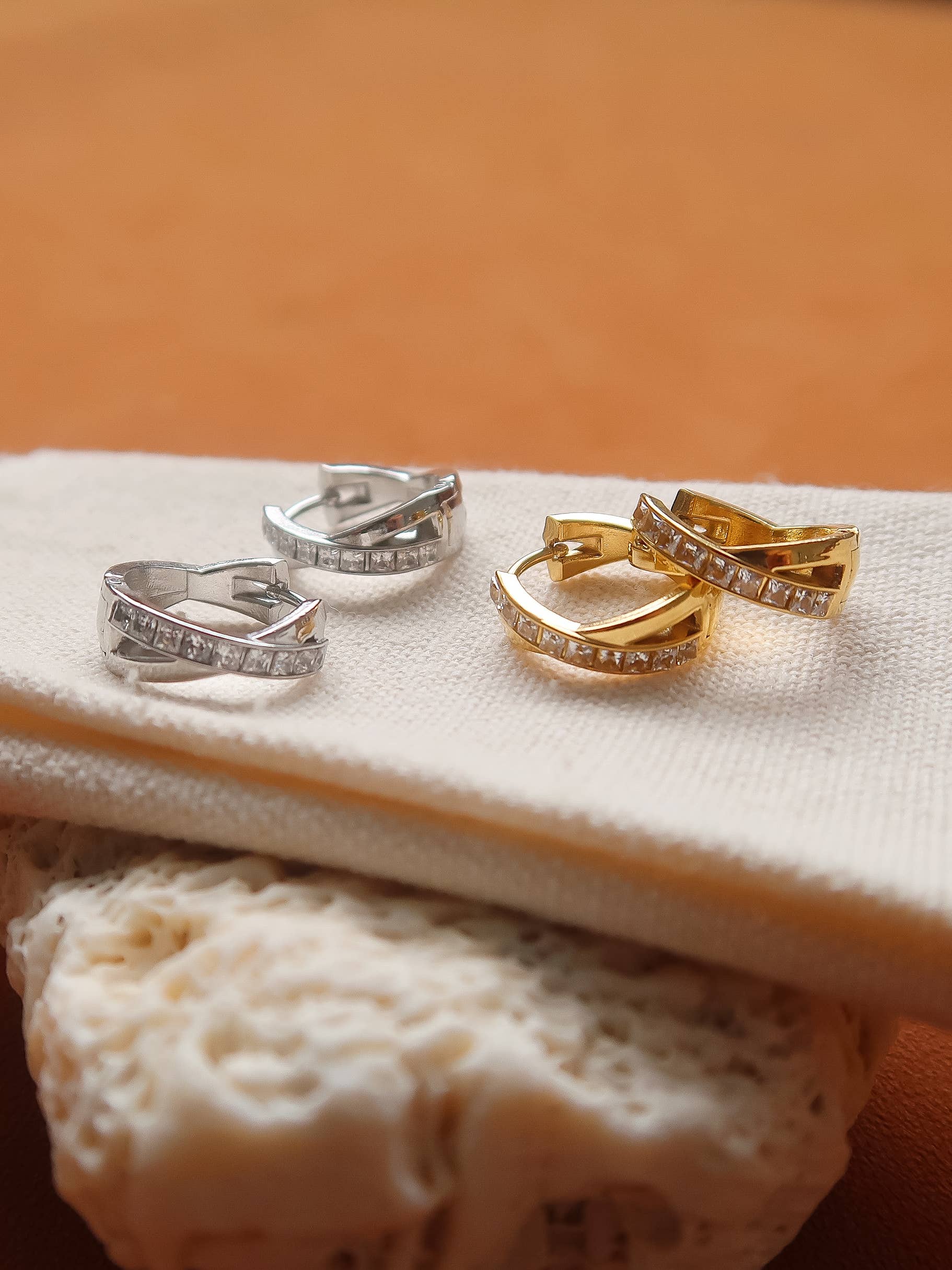 Maissac 18K Gold Crossover Huggie Earrings