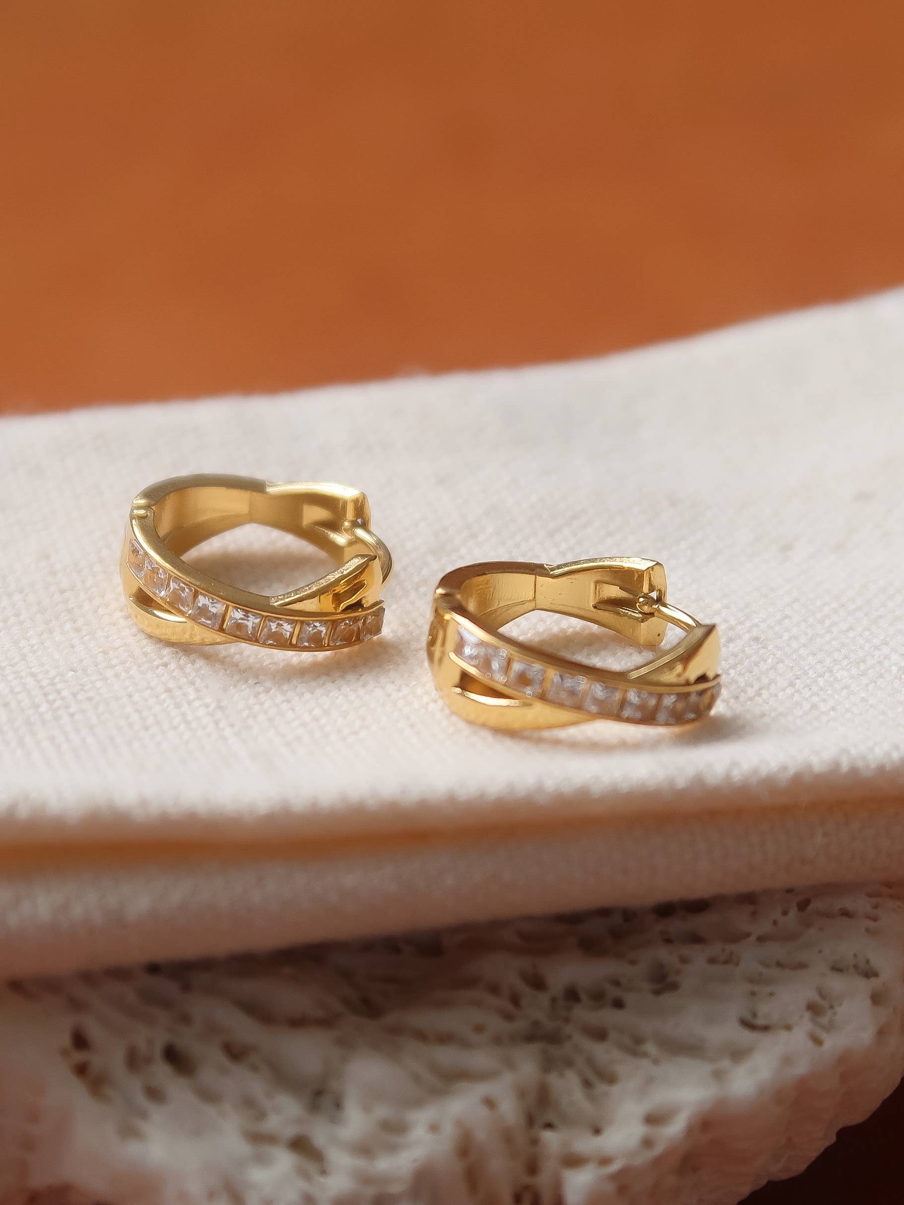 Maissac 18K Gold Crossover Huggie Earrings