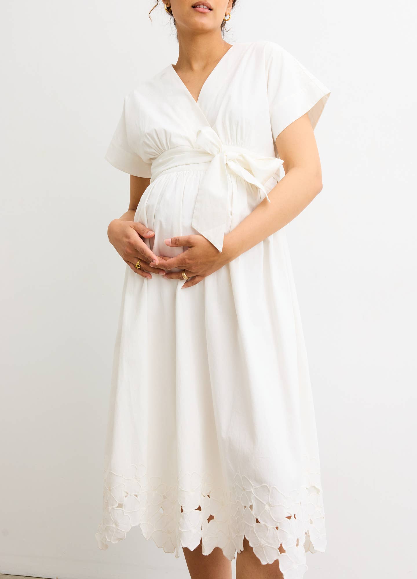 Robe de maternité Carolina brodée de fleurs