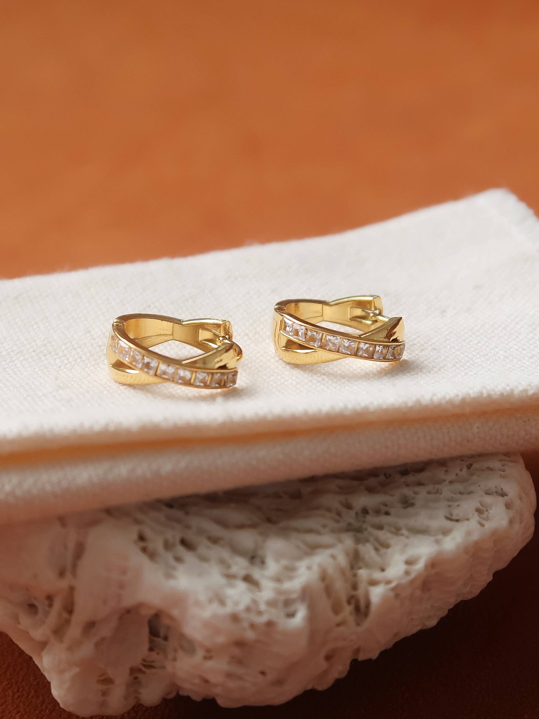Maissac 18K Gold Crossover Huggie Earrings