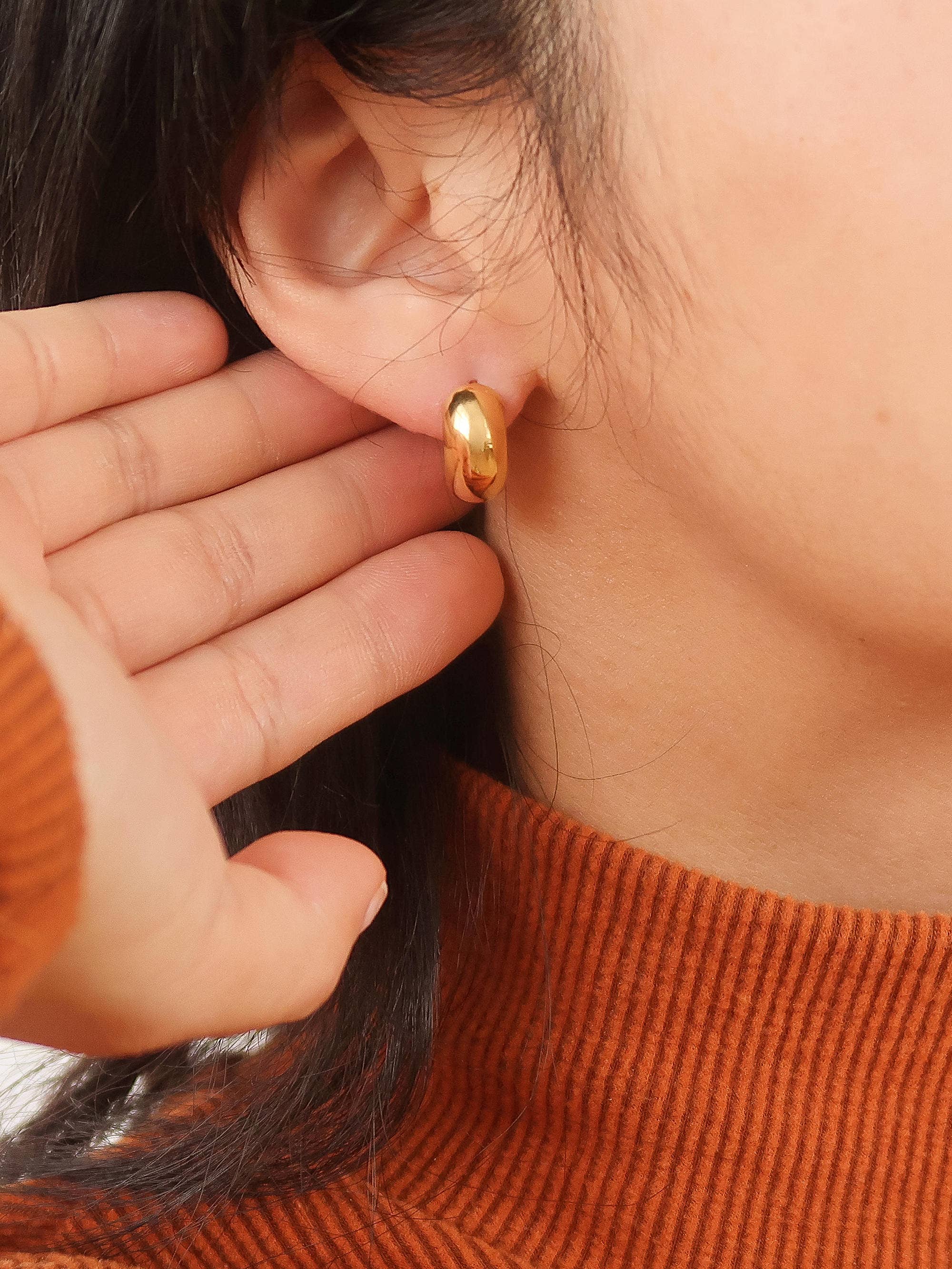 Blandine 18K Non-Tarnish Small Classic Hoop Earrings